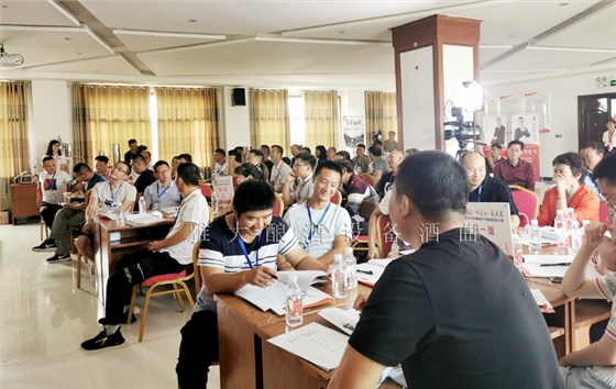 雅大&ldquo;釀酒技術(shù)&白酒品鑒&rdquo;交流會現(xiàn)場