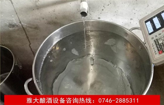 【釀酒設備】雅大高粱釀酒蒸酒酒設備&mdash;接酒