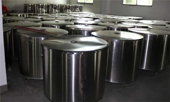 雅大釀酒設(shè)備廠家&mdash;&mdash;不銹鋼發(fā)酵桶