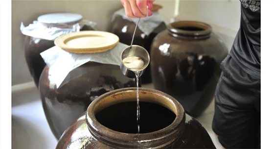 【白酒生產(chǎn)設(shè)備】他將2種差酒兌在一起，成就了一壇好酒