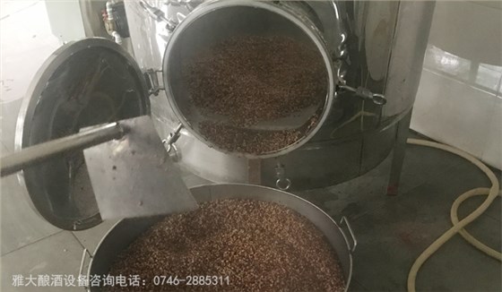 固態(tài)釀酒設備：高粱酒釀酒工藝流程&mdash;&mdash;蒸高粱