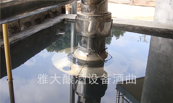 熟料釀酒設(shè)備蒸餾上甄小技巧，99%的釀酒新人都不知道！