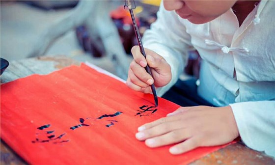 燒酒設(shè)備做散裝白酒沒品牌，對訂制酒卻是極賣點