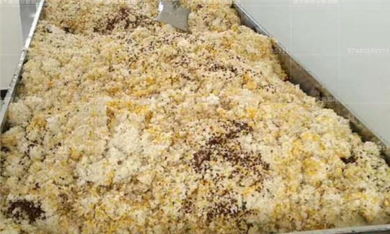 熟料釀酒設(shè)備做酒就是簡單事情重復(fù)做，重復(fù)事情用心做