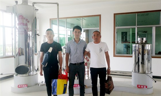 5-季節(jié)性楊梅滯銷？雅大釀酒設(shè)備來幫忙！1