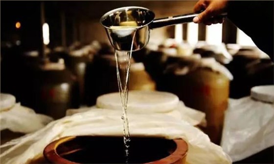 用電加熱釀酒設(shè)備接酒時(shí)，掌握這3點(diǎn)白酒度數(shù)任您掌控！-04