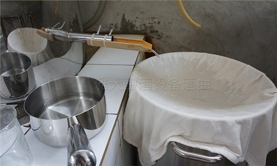 傳統(tǒng)釀酒設(shè)備釀酒小妙招：黃酒為什么變酸，怎么防止變酸？-04