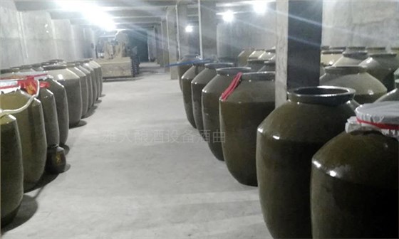 用大型釀酒設(shè)備創(chuàng)業(yè)1年，申泉酒業(yè)成功拿到酒類食品生產(chǎn)許可證-10