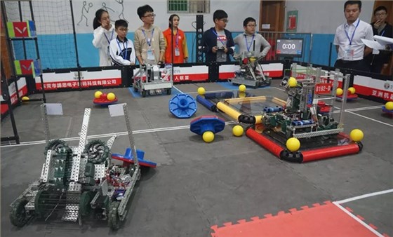 22-&ldquo;永州新名片&rdquo;走向世界！雅大有幸受邀參加首屆機(jī)器人大賽！2
