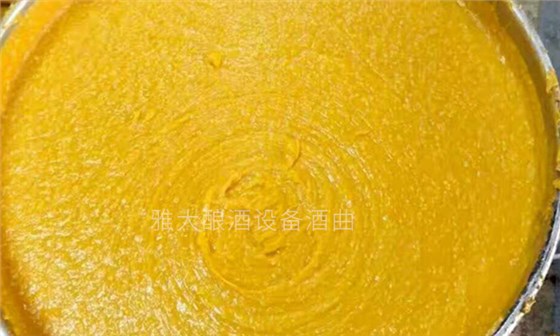 一般的糧食釀酒設(shè)備可以用來做紅薯酒嗎？-02-紅薯釀酒打漿