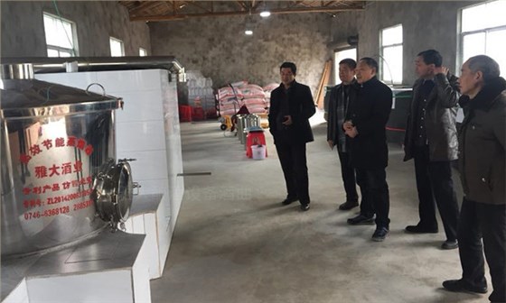 3-選擇用白酒蒸酒設(shè)備做酒自飲自樂，卻意外成就釀酒大事業(yè)！ (1)