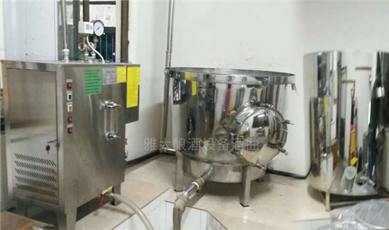 潘姐用釀酒新設(shè)備做酒半年，通過朋友圈快速打開當(dāng)?shù)鼐剖袌?chǎng)！-02