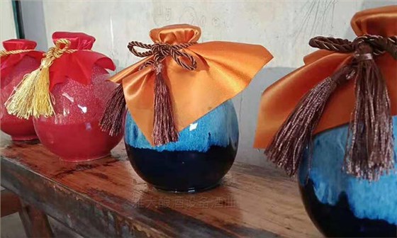 光瓶擠壓和原材料漲價(jià)，低端盒裝酒頭上懸著&ldquo;兩把刀&rdquo;-06