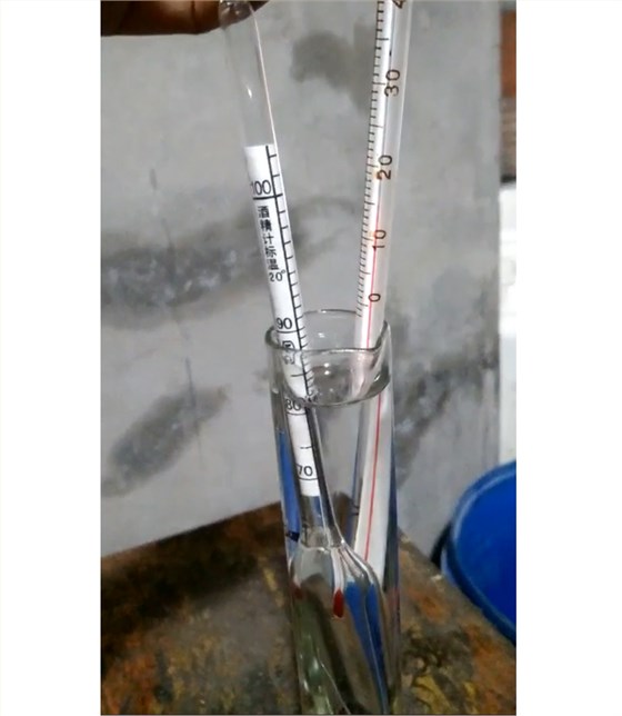 據(jù)說這款新工藝釀酒設(shè)備只出高度酒，真相是這樣&hellip;&hellip;-03測量酒度