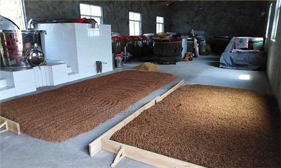 2018年被問到多的9個(gè)釀酒問題，讓大型釀酒設(shè)備廠家?guī)湍謇?05-高粱釀酒糖化