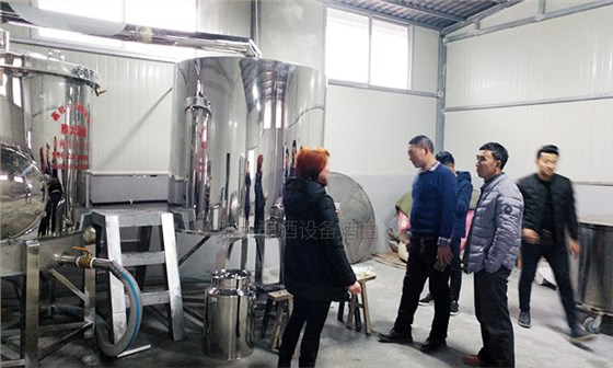 40噸拐棗急需發(fā)酵怎么辦？雅大電加熱釀酒設(shè)備蔣老師上門指導(dǎo)！-08