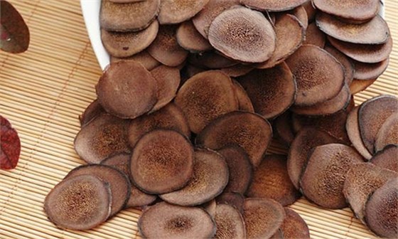 鮮鹿茸泡酒處理方法，選擇蒸汽釀酒設(shè)備釀制的固態(tài)酒好嗎？-01