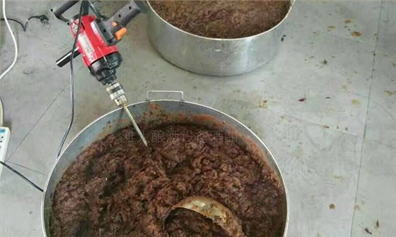 &ldquo;棗木杠&rdquo;聞名全國，那做棗酒的全套釀酒設(shè)備價格貴不貴？-03紅棗粉碎