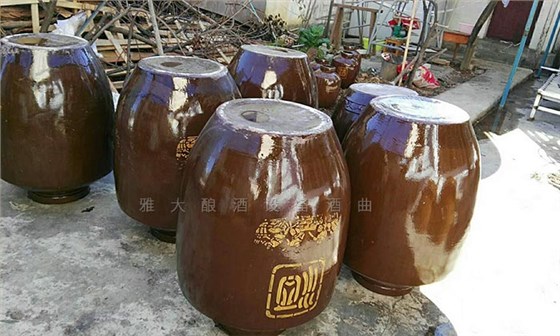 何總用全套釀酒設(shè)備做純糧酒，短短1個(gè)月就供不應(yīng)求的真相是&hellip;&hellip;-05-存酒缸