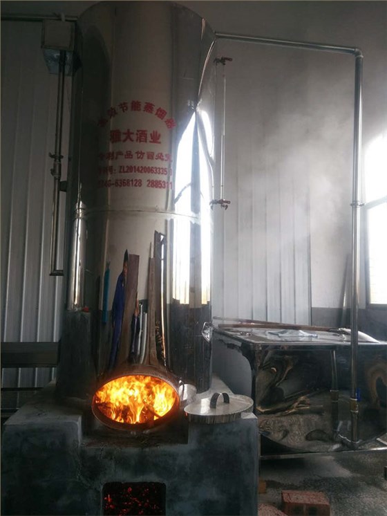 用糧食釀酒設(shè)備蒸餾液態(tài)白酒，如何去苦提香？-02-鍋爐-火侯
