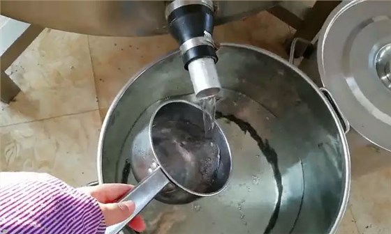 大型釀酒設(shè)備做二鍋頭的&ldquo;掐酒&rdquo;絕活，也就這兒能看見了-04