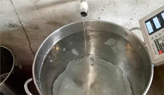 大型釀酒設(shè)備做二鍋頭的&ldquo;掐酒&rdquo;絕活，也就這兒能看見了-05