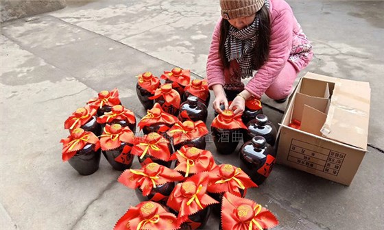 17-案例生料釀酒受口感限制市場打不開，有了這套小型釀酒設(shè)備后&hellip;&hellip;2