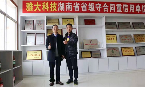 2590后釀酒小白用釀酒蒸餾設(shè)備做酒1年，散酒50元斤，生意火爆！1