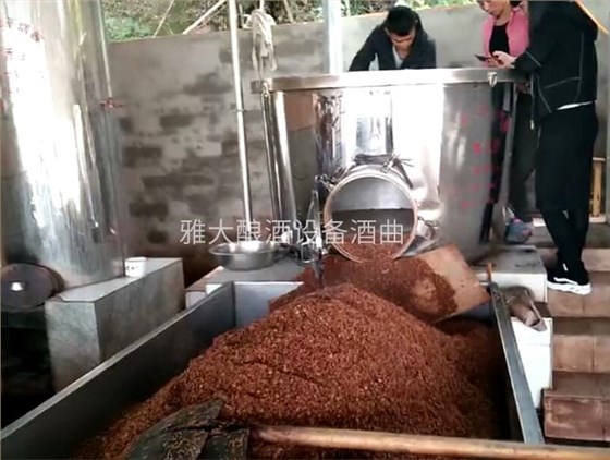 傳統(tǒng)工藝新型釀酒白酒設(shè)備，省時省力