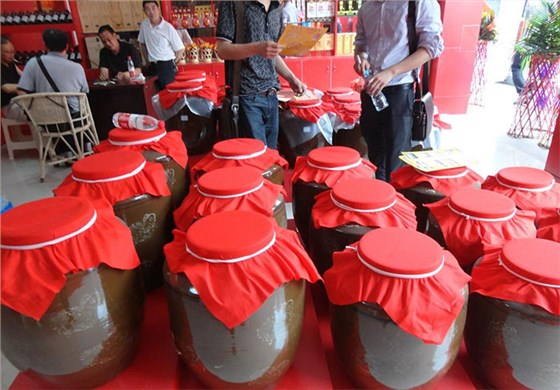 陳釀純糧酒深受消費者喜愛