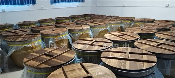 開啟&ldquo;種酒&rdquo;全新白酒營(yíng)銷模式，打造小型酒廠釀酒設(shè)備特色純糧窖藏酒坊！ 4