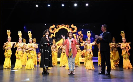 7著名舞蹈編導(dǎo)家、《千手觀音》舞蹈原著者茅迪芳，心靈之聲殘疾人藝術(shù)團(tuán)團(tuán)長(zhǎng)穆劍志登臺(tái)助興演出