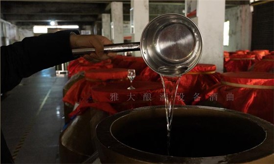 為什么越來(lái)越多的人用烤酒設(shè)備做窖藏酒，新酒與老酒差在哪？ 2