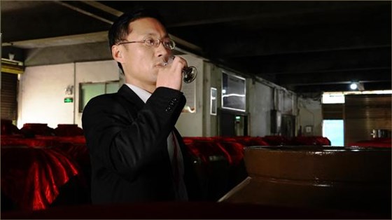為什么越來越多的人用烤酒設(shè)備做窖藏酒，新酒與老酒差在哪？ 4