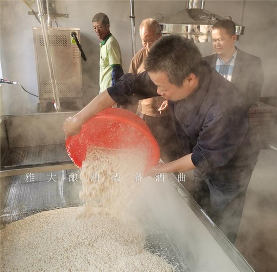 有一種孝順，叫做給父母換套白酒釀造設備 3