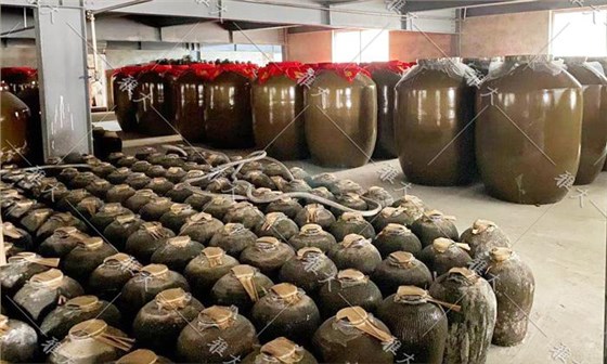 走進(jìn)天臺(tái)平西酒廠，探訪傳統(tǒng)酒坊用大型釀酒設(shè)備做酒全過(guò)程 7