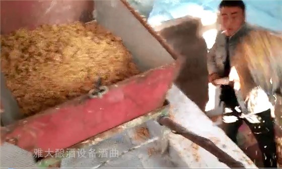 小酒坊燒酒設(shè)備的純糧酒賣不過瓶裝勾兌酒？該放下你的偏見了！3