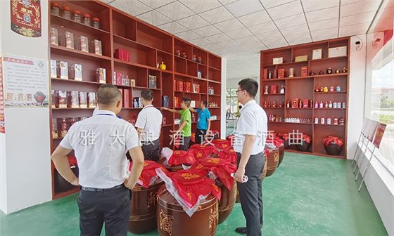 小酒坊燒酒設(shè)備的純糧酒賣不過(guò)瓶裝勾兌酒？該放下你的偏見(jiàn)了！ 7