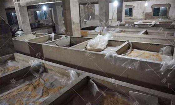 用白酒蒸餾設(shè)備釀小曲固態(tài)酒，發(fā)酵容器對白酒風(fēng)味有什么影響？6