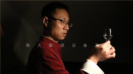 時間賦予白酒不可復(fù)制的特征，也給蒸餾釀酒設(shè)備酒坊帶來更多利潤1