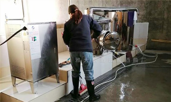 及時(shí)清洗釀酒設(shè)備及生產(chǎn)車間