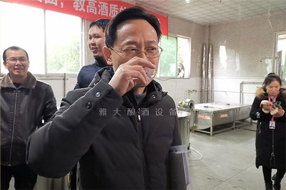 雅大蒸餾釀酒設備釀酒