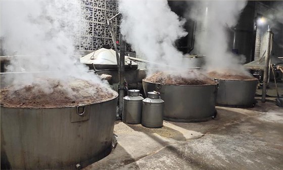 用烤酒設(shè)備做酒，出酒率與原料、工藝的深度探討 1