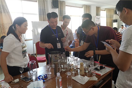 白酒勾調(diào)：化平凡為非凡的&ldquo;釀酒魔法&rdquo; 4