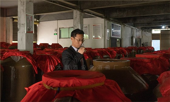 白酒的迷人香氣從何而來(lái)？一文讀懂背后的奧秘