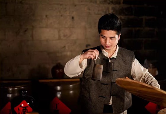 退役軍人返鄉(xiāng)釀酒，他用一壇&ldquo;丁郎酒&rdquo;釀出家鄉(xiāng)致富路！ 1