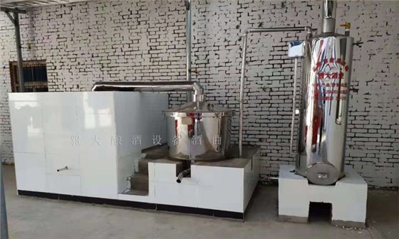 退役軍人返鄉(xiāng)釀酒，他用一壇&ldquo;丁郎酒&rdquo;釀出家鄉(xiāng)致富路！ 3