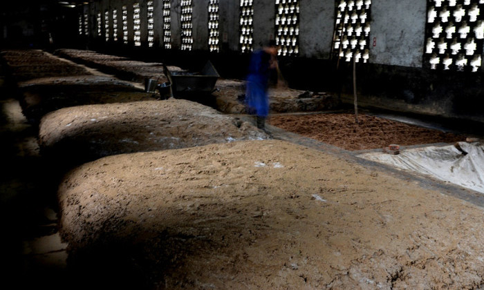 【白酒設備】堅持東北老工藝釀酒技術 父子倆用心打品牌