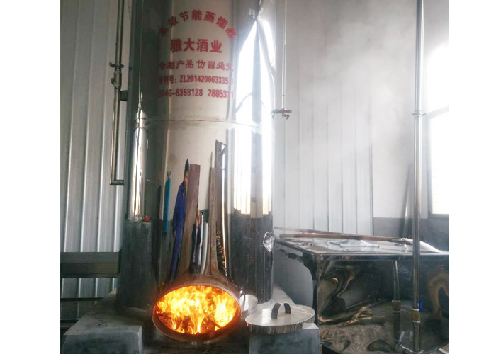 用雅大白酒生產(chǎn)設(shè)備時(shí)，為什么建議緩火蒸酒，大火追尾？