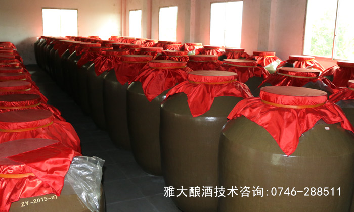 【白酒生產(chǎn)設(shè)備】蘋果酒釀酒技術(shù)&mdash;&mdash;封壇陳釀